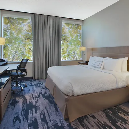 Fairfield Inn & Suites By Marriott Milwaukee Downtown-2
